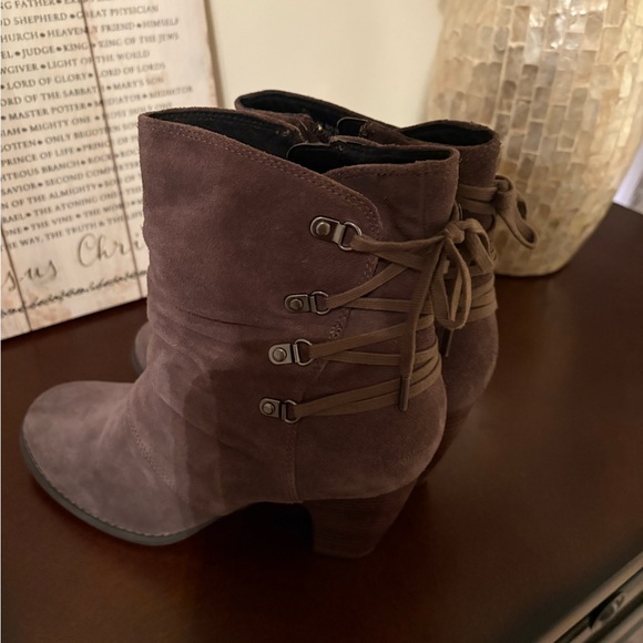 Clark Suede Grey Boots - Picture 1 of 4